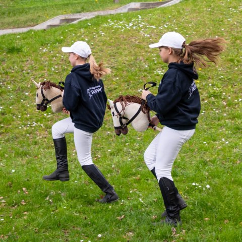 Skippi Hobby Horse z kantarem - Karmel - A3 HH - prezent na dzień dziecka