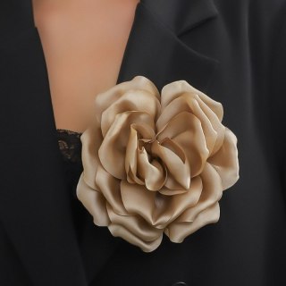 Broszka ozdobna, efektowna kwiat 12 x 12 cm kremowy BZ187