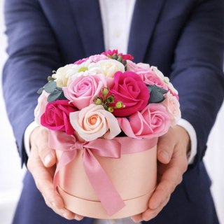 Flower box, bukiet zapachowych kwiatów mydlanych w pudełku 16х16x23cm BUK23