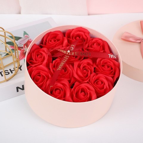 Bukiet zapachowych kwiatów mydlanych w ozdobnym pudełku, czerwone róże BUK26CZE