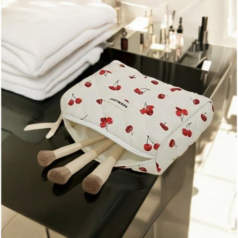 Kosmetyczka damska pikowana w wisienki 19 x 24 x 7cm KS124