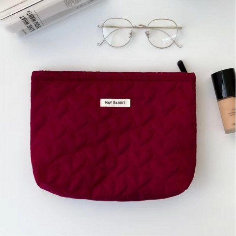 Kosmetyczka jednokomorowa pikowana serca bordowa 25 x 5 x18 cm KS120BOR