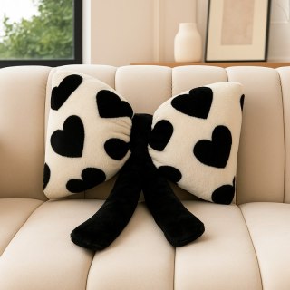 Puchata poduszka dekoracyjna, duża kokarda w serca, 40 x 50 cm PDS24