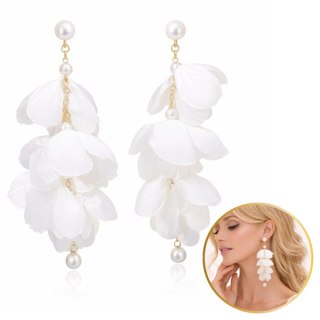 Kolczyki wiszące, efektowne tiulowe z perełkami, białe sztyft K1724