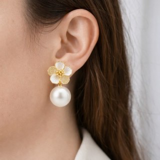 Kolczyki ze stali szlachetnej pozłacane 14k złotem, wiszące Perły z Kwiatem KST3513